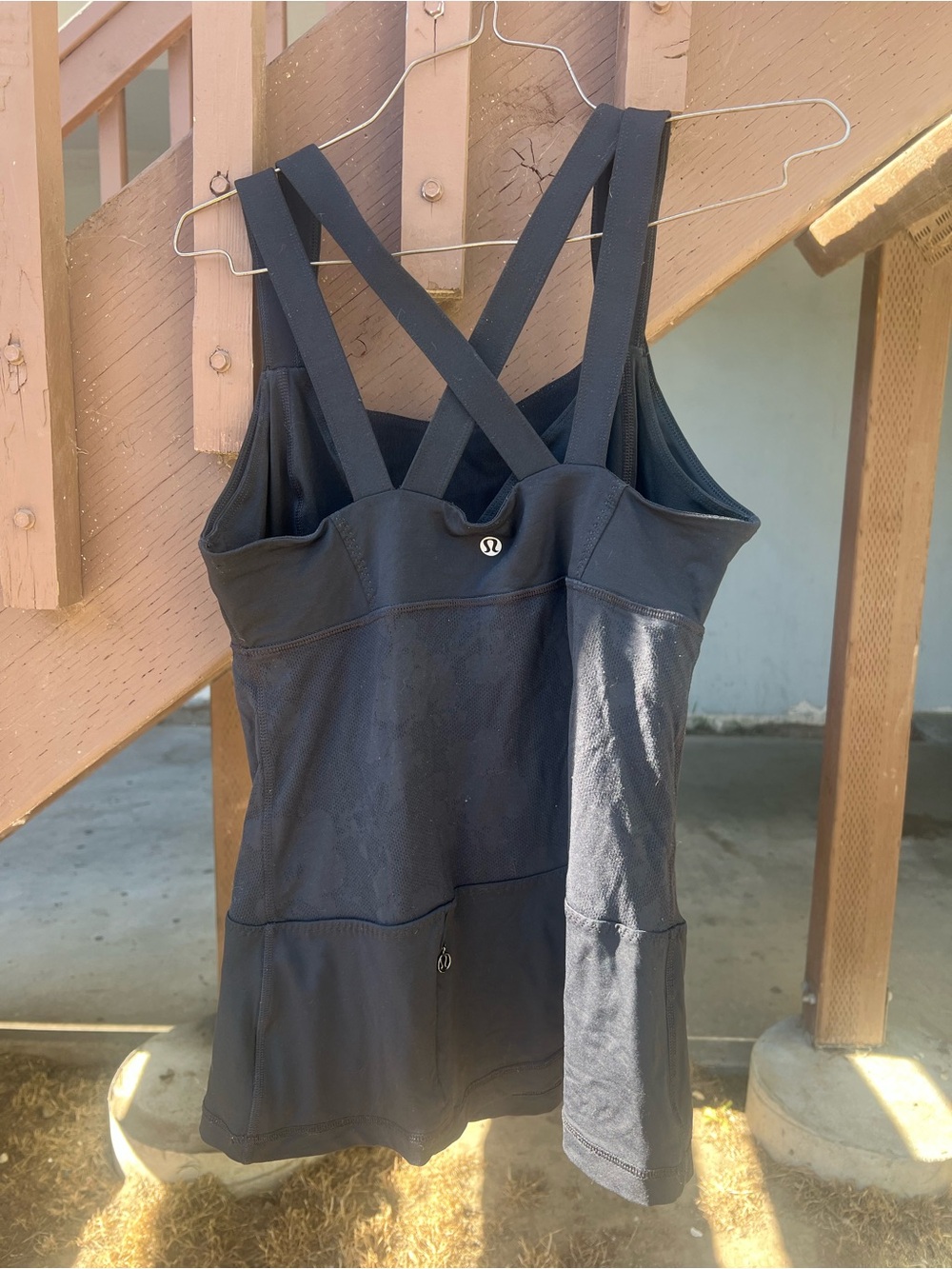 lululemon athletica Black Cross-Strap Performance Tank - Picture 4 of 12